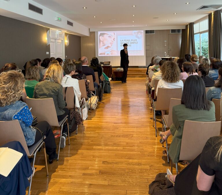 Accueil des stagiaires lors du 1er congrès de Cornéothérapie à Lyon en mai 2025.